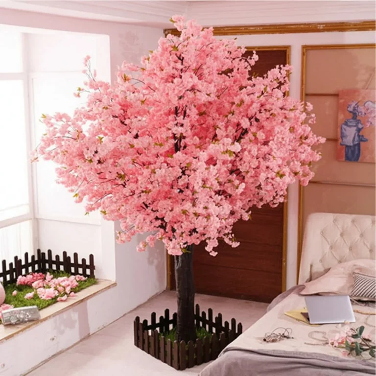 20 Decorating Ideas for a Pink Christmas Tree