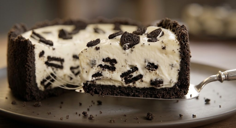 Ultimate Oreo Cheesecake – A Rich, Creamy Dessert for Every Occasion