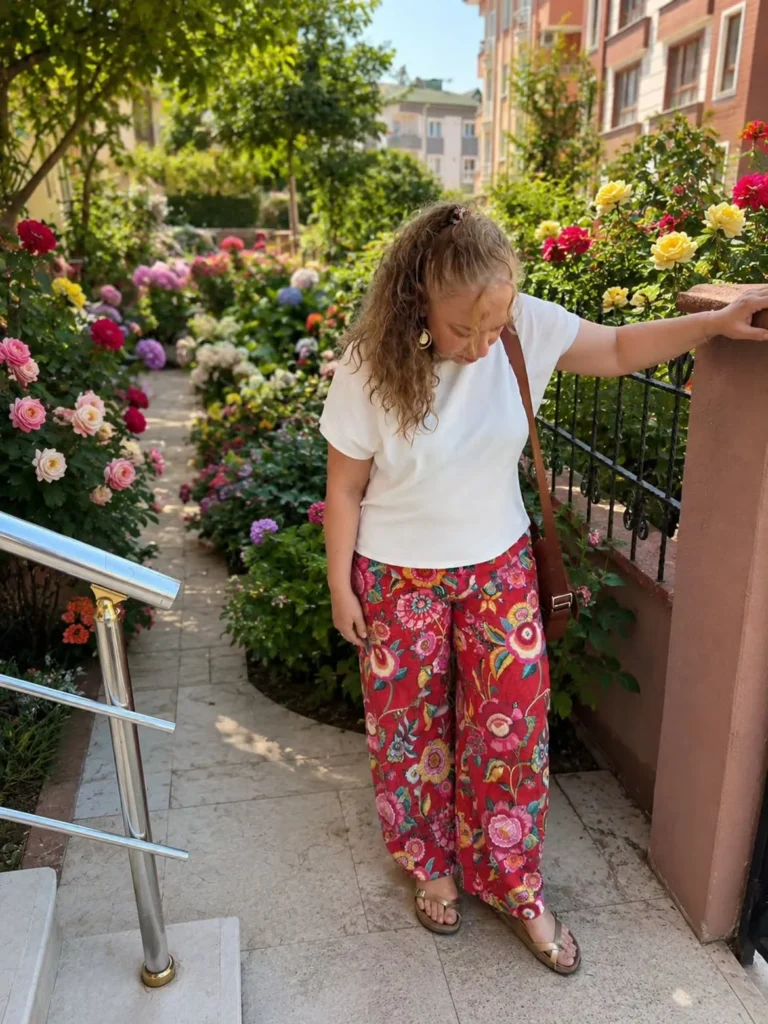 Casual Floral Pants Summer Outfit 