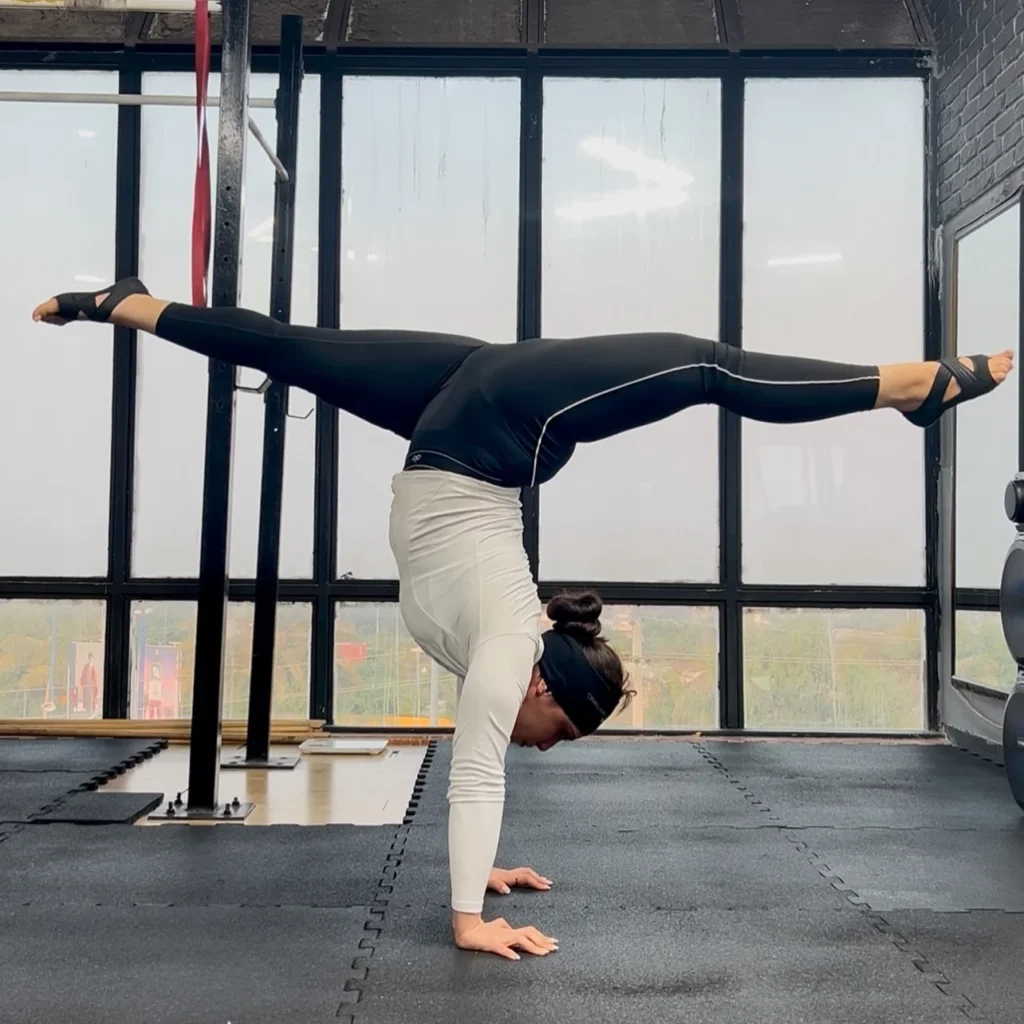 Straddle Handstand for Advanced Flexibility