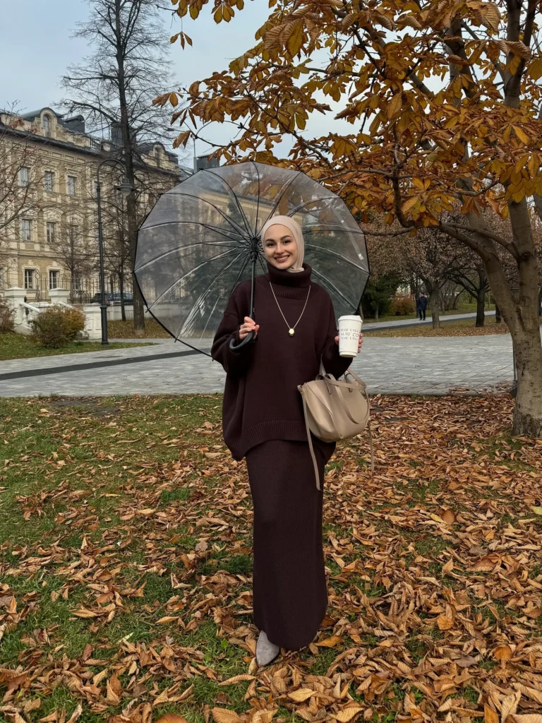 Cozy Minimalist Knitwear Look 