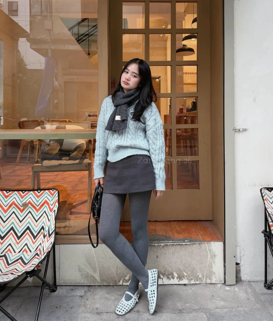 Cozy Gray Mini Skirt Look