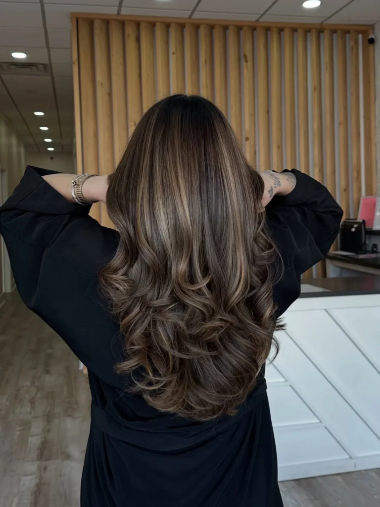 Dimensional Brunette Layers with Soft Caramel Highlights